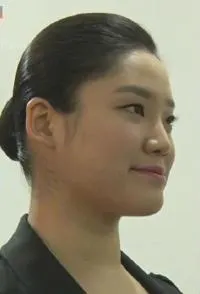 韩国年轻人为经济差距而奋斗封面