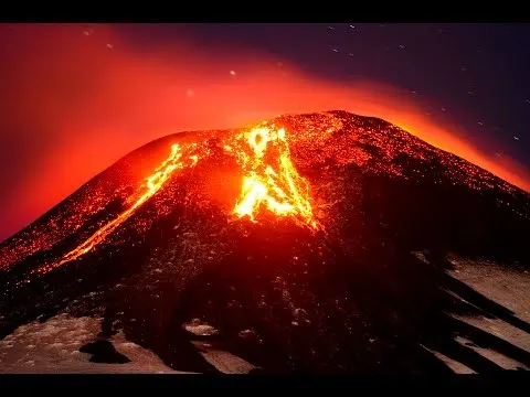火山爆发现场封面