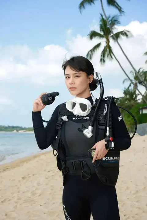 海洋守蔚者封面